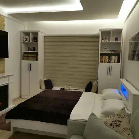 Golden Sky - Milmari & Apartment