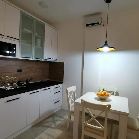 Golden Sky - Milmari & Apartment